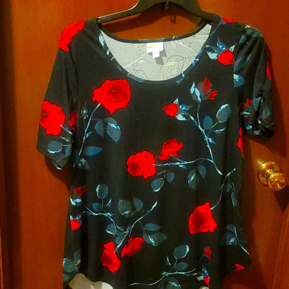 Lularoe tshirt size L